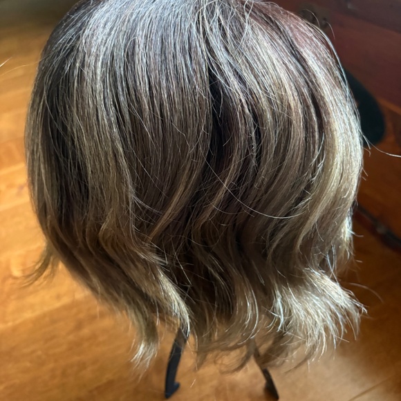 Wig - Rene of Paris - Rae - Picture 2 of 12